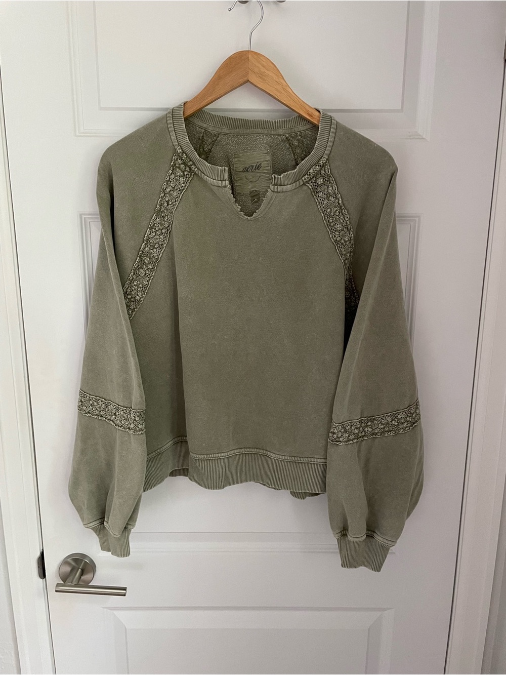 aerie Oversized Faded Crew/V-neck Sweatshirt M Green Lace Trim Distressed Boho